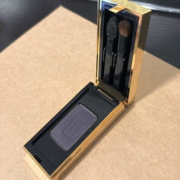 NIB [Yves Saint Laurent] Ombre Solo Radiance Eyeshadow #04 in Midnight Purple - Picture 5 of 15